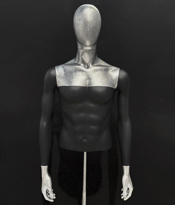 La Rosa Mannequins Silver Leaf focus 1